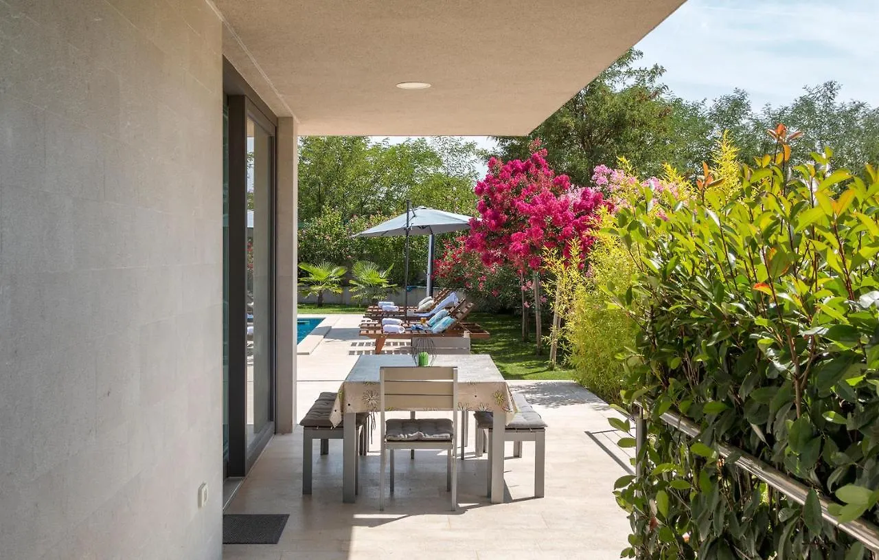 Villa Viviana Fazana Valbandon Heated Pool