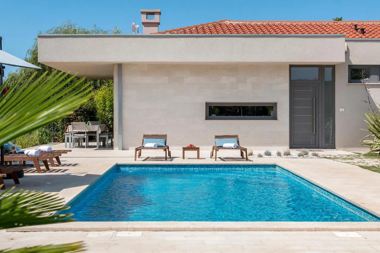 Villa Viviana Fazana Valbandon Heated Pool