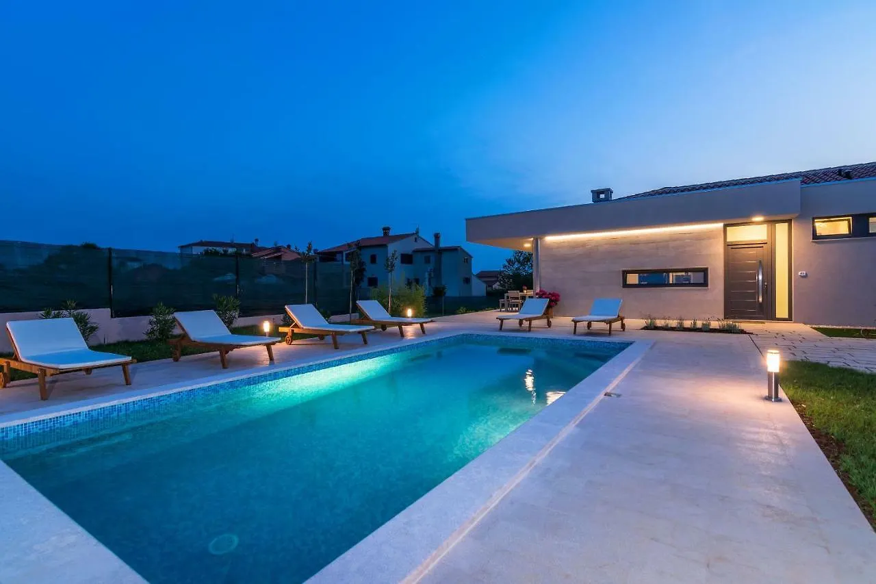 Villa Viviana Fazana Valbandon Heated Pool