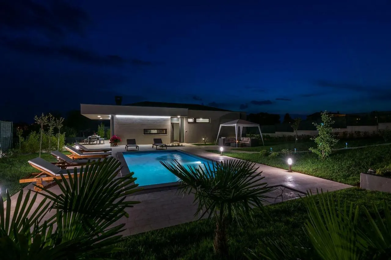 Villa Viviana Fazana Valbandon Heated Pool