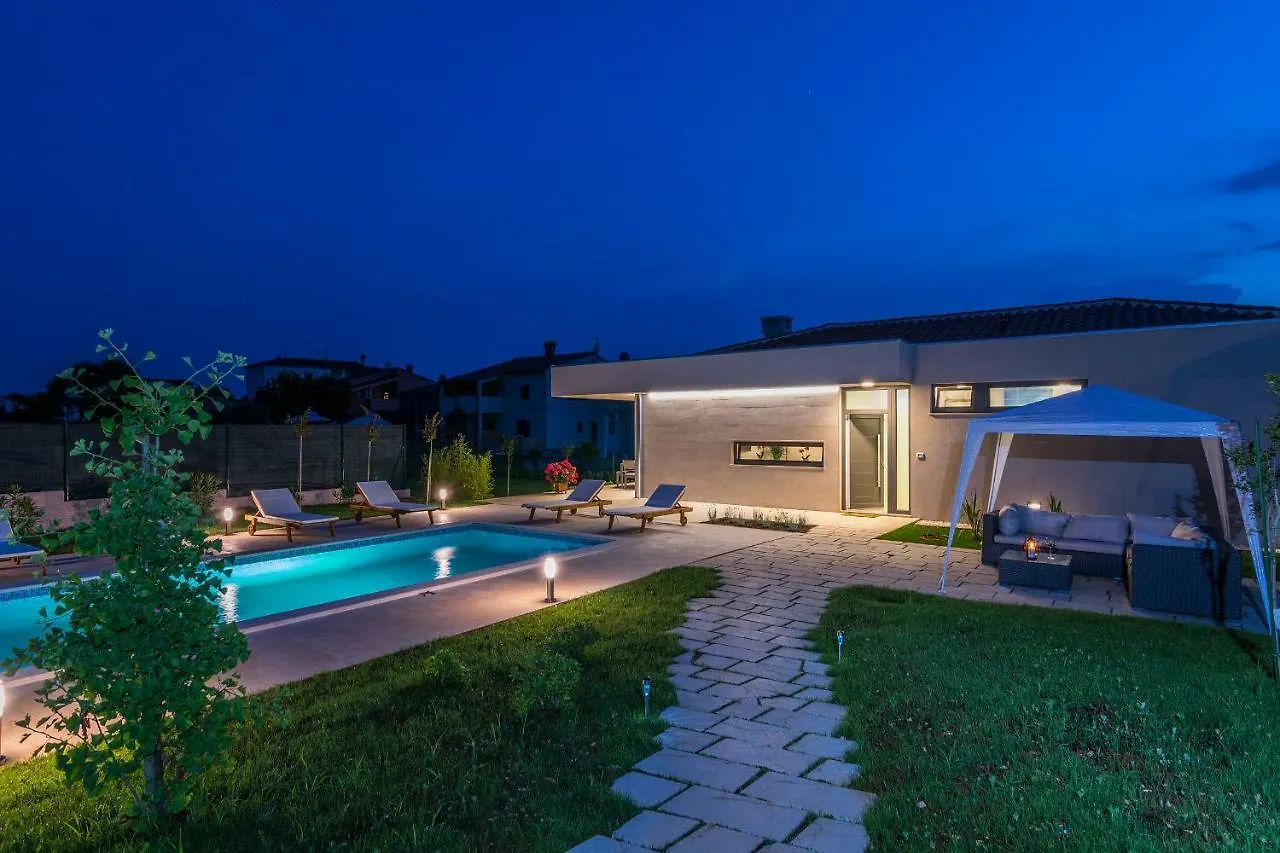 Villa Viviana Fazana Valbandon Heated Pool 0*,