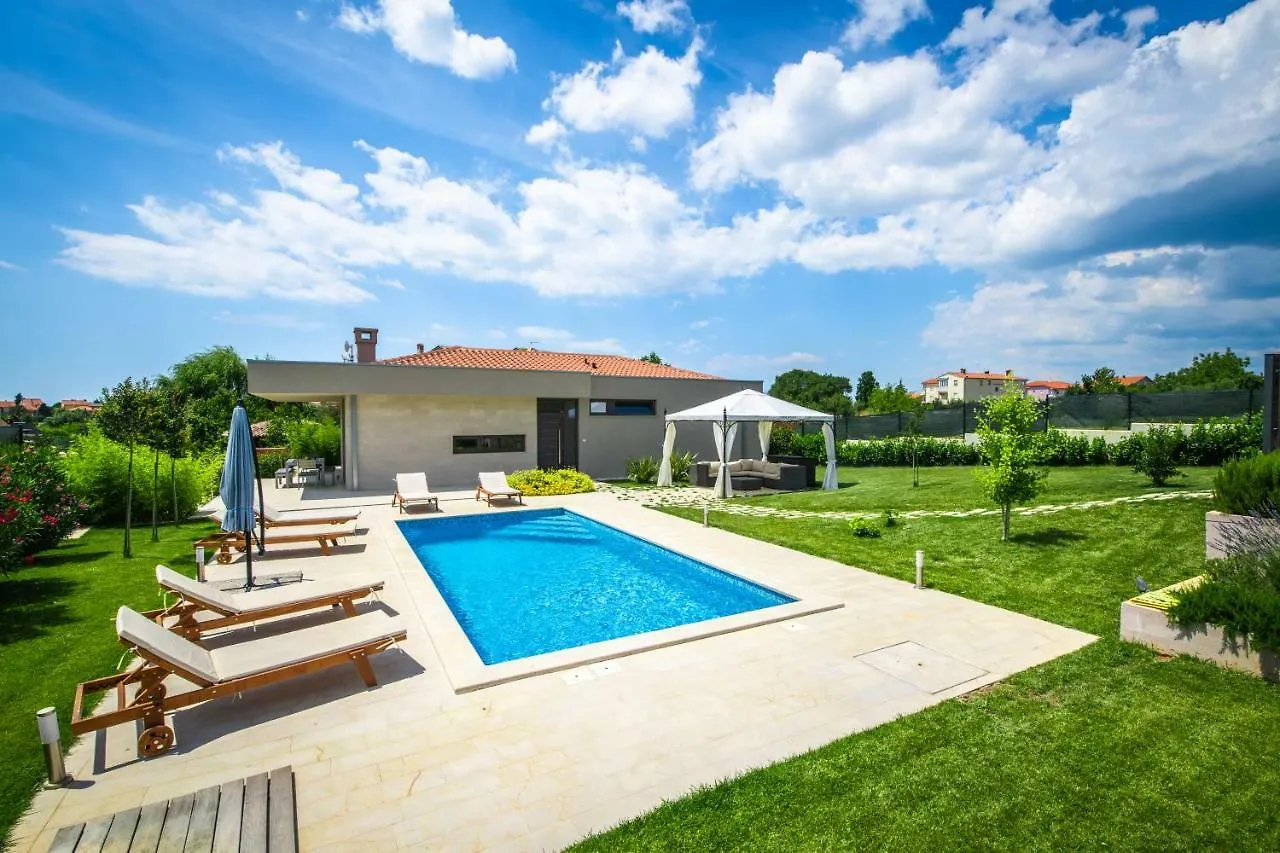 Villa Viviana Fazana Valbandon Heated Pool