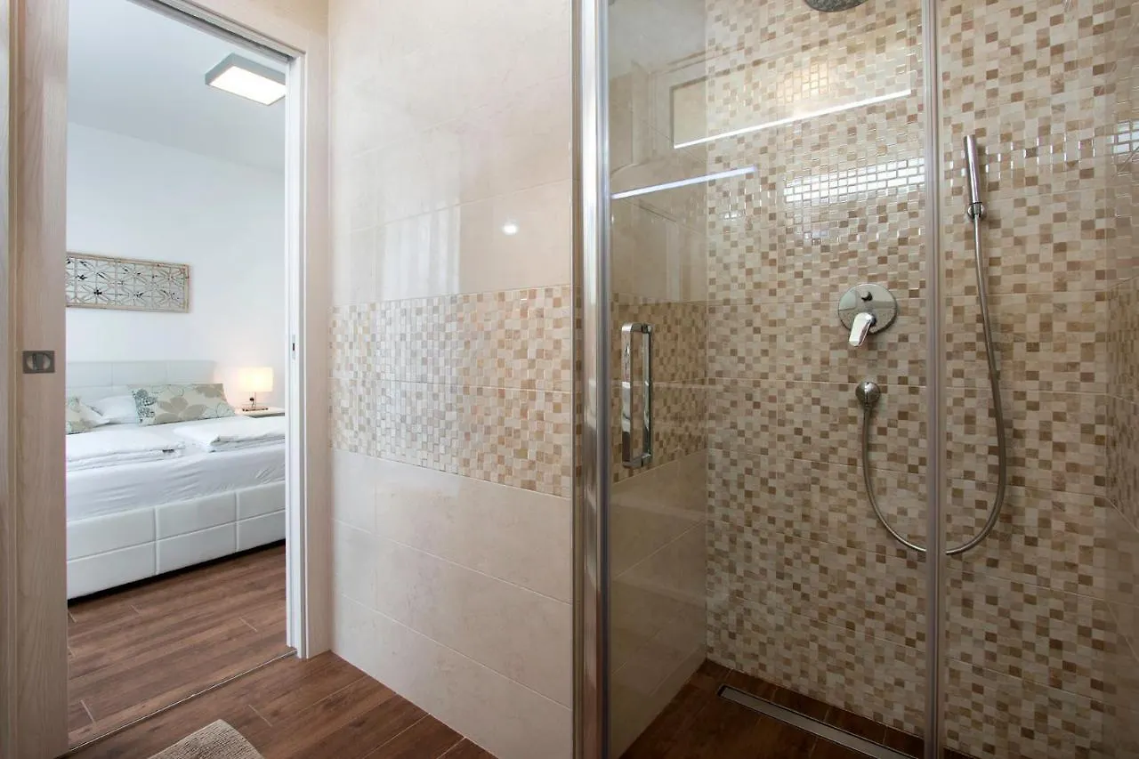 Villa Viviana Fazana Valbandon Heated Pool
