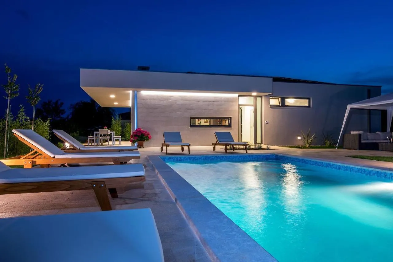 Villa Viviana Fazana Valbandon Heated Pool